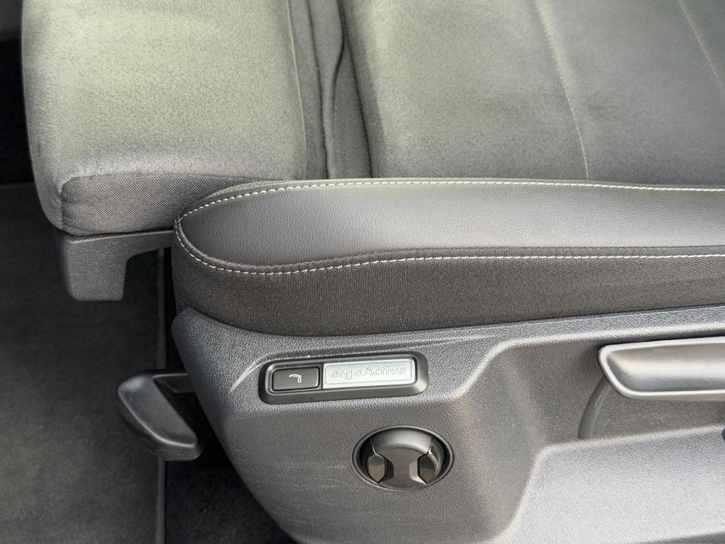 Volkswagen T-roc 1.5 tsi 150pk dsg style | trekhaak | navi | iq light | ada