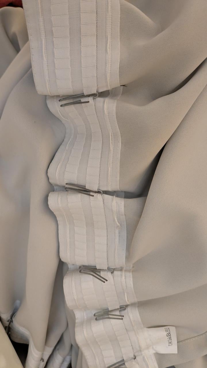 Vier crème kleurige gordijnen, enkele plooi, 210x270