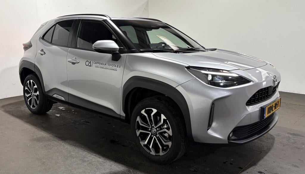 Toyota Yaris Cross 1.5 hybrid 115 first edition | bsm | pdc | stoelverw. |