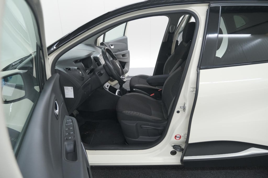 Renault Captur tce 90 intens | trekhaak | camera | navigatie | parkeersenso