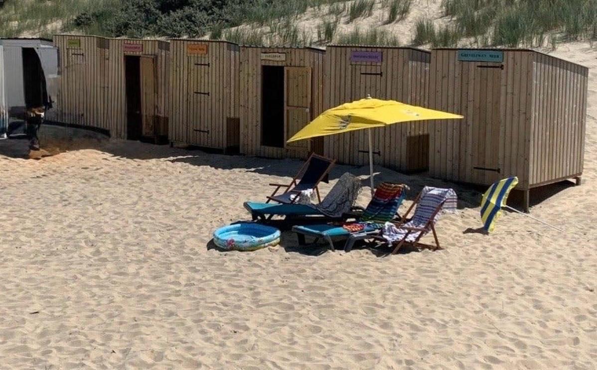 6 strandhuisjes te koop met standplaats over te nemen