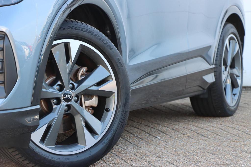 Audi Q4 E-tron 40 launch edition advanced 77 kwh 204pk | soh 95,3%