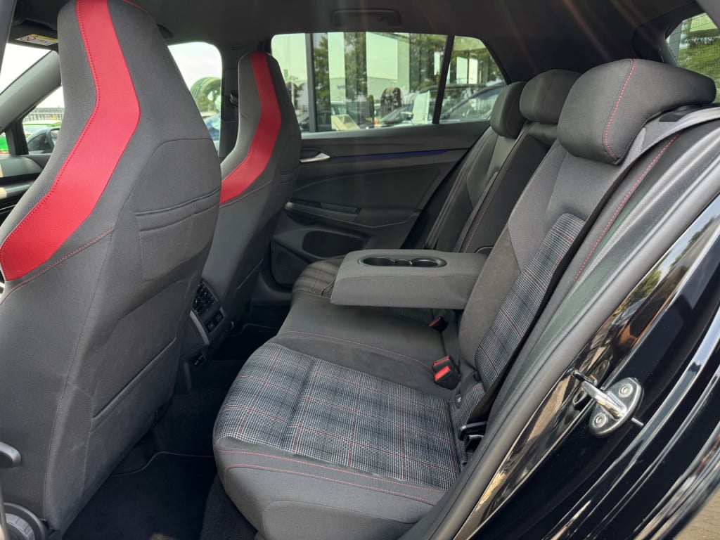 Volkswagen Golf 2.0 tsi gti * camera * stoel + stuur verwarming * carplay