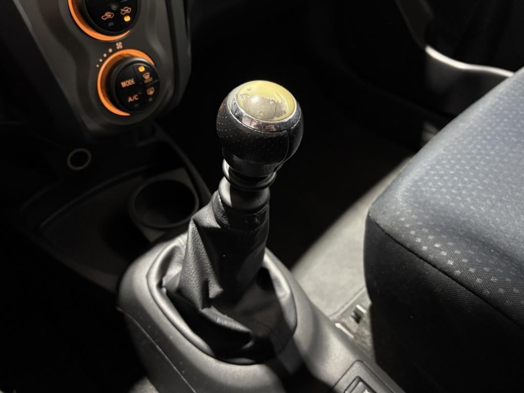 Toyota Yaris 1.3 vvti aspiration | clima | trekhaak | lm velgen |