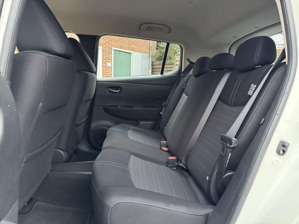 Nissan Leaf acenta 40 kwh | navigatie | camera | apple carplay/android auto