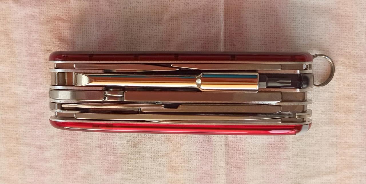 Victorinox Cybertool 34 functies - Nooit gebruikt - Model 1.7725.T