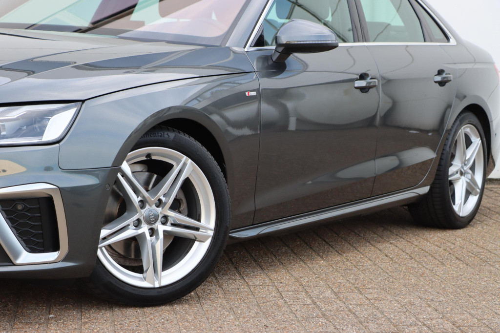 Audi A4 limousine 35 tfsi launch edition sport