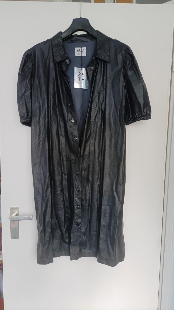 Zwarte nep leren jurk. Nieuw. Merk 25th Aniversary. Maat XL.