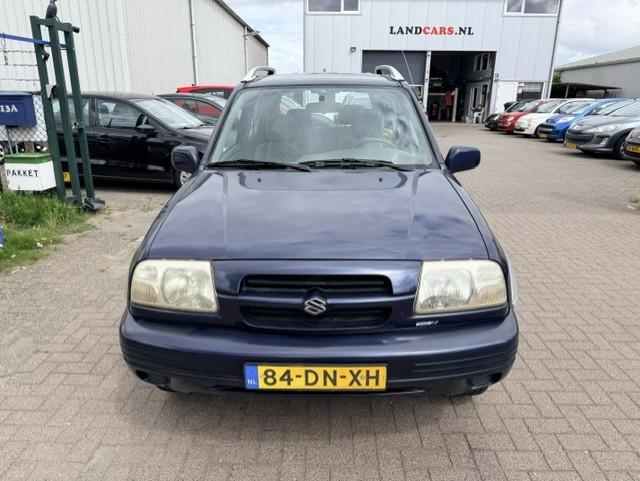 Suzuki Grand Vitara 2.0 metal top