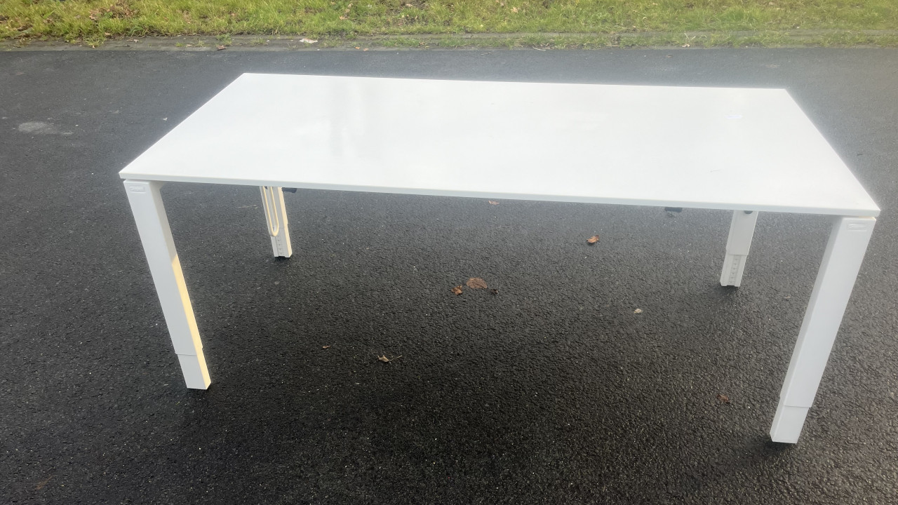 Gipsen vergadertafel
