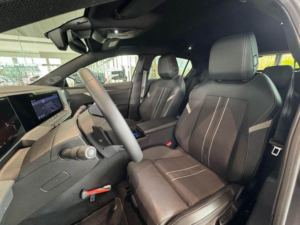 Opel Astra 1.2 turbo gs | automaat | navigatie | 360° camera | keyless entr