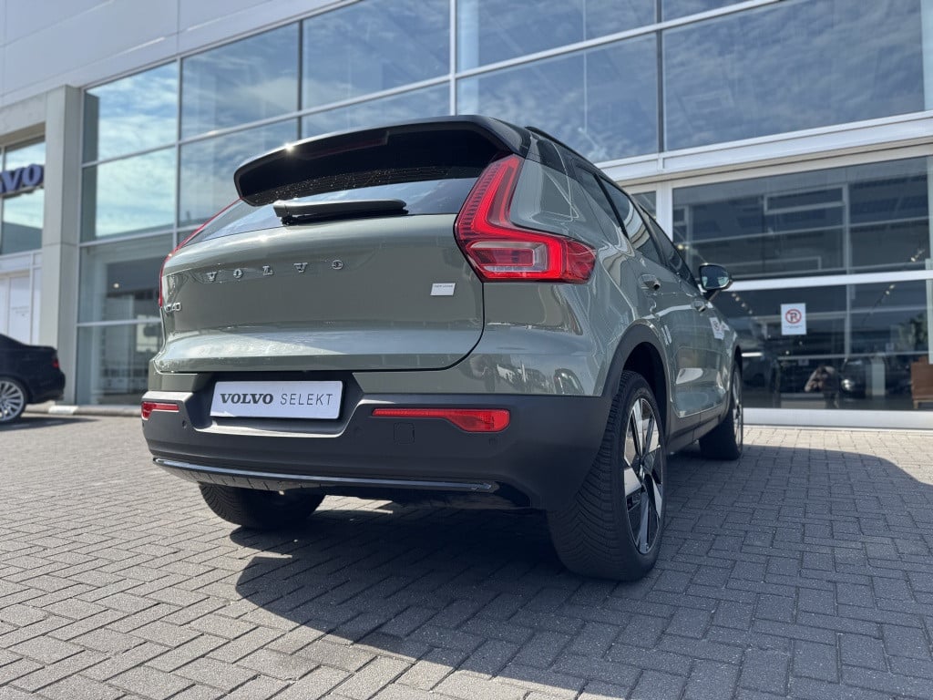 Volvo XC40 extended plus 252pk 82 kwh| trekhaak| adap.criuise| stoel.verw|