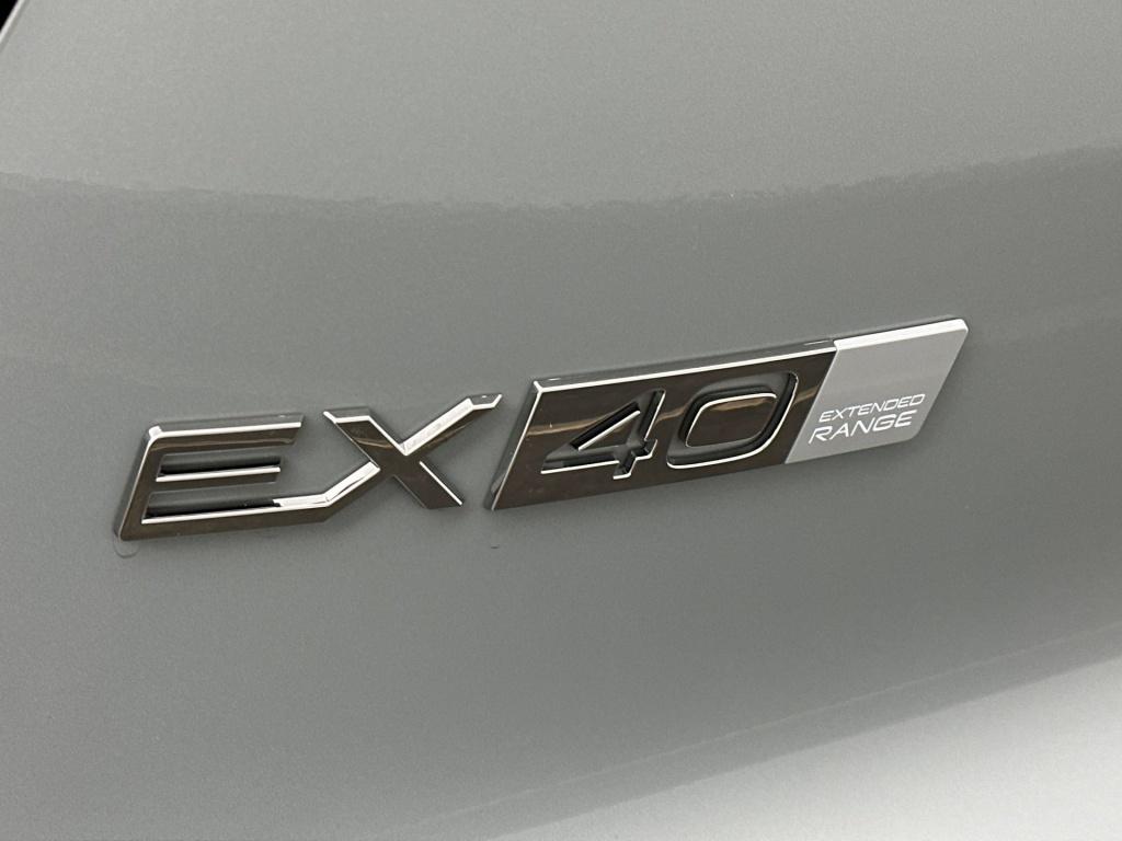 Volvo Ex40 extended range ultra dark europa