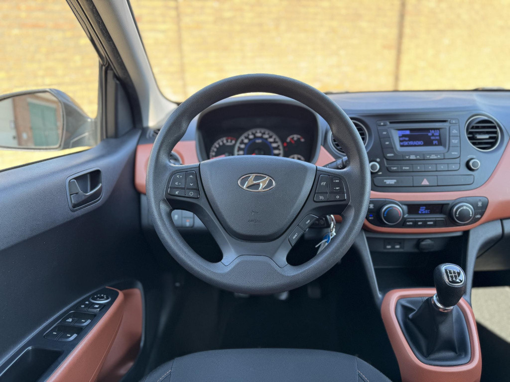 Hyundai I 10 1.0i i-motion comfort | cruise control | radio-cd/mp3 speler |