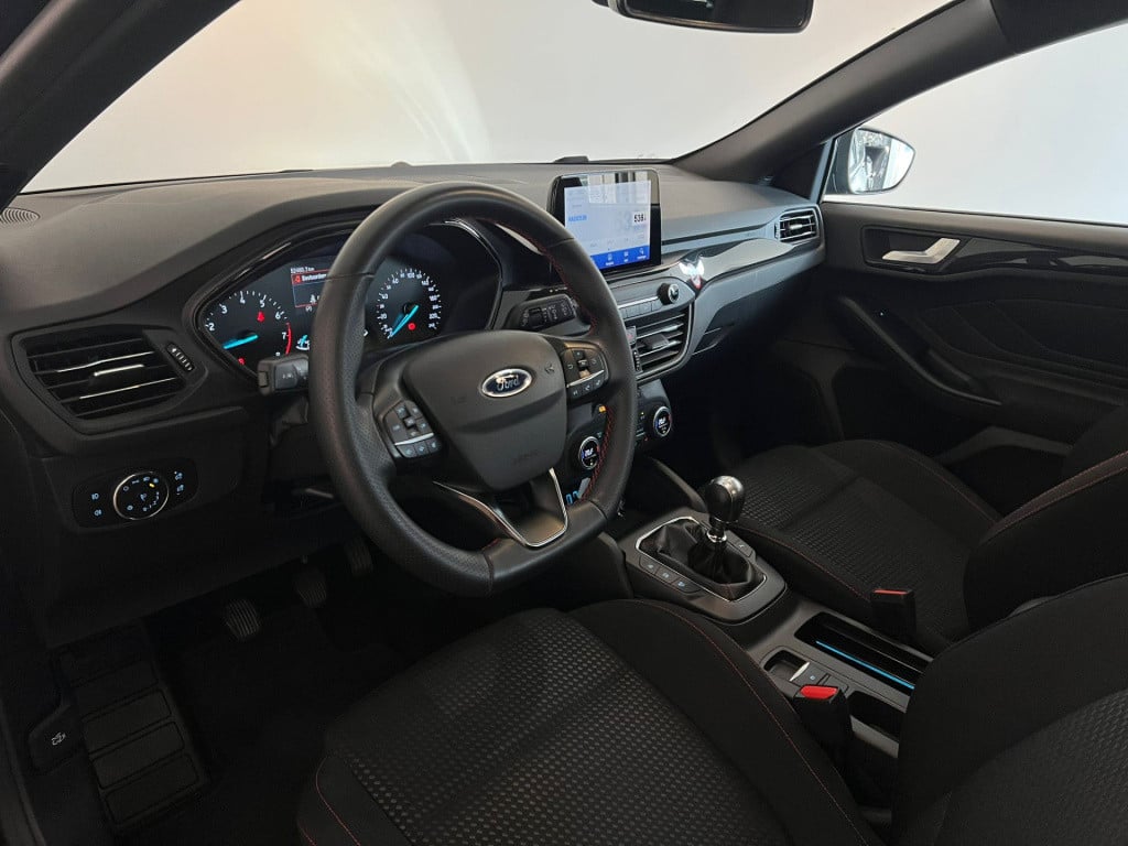 Ford Focus wagon 1.0 ecoboost hybrid st line business