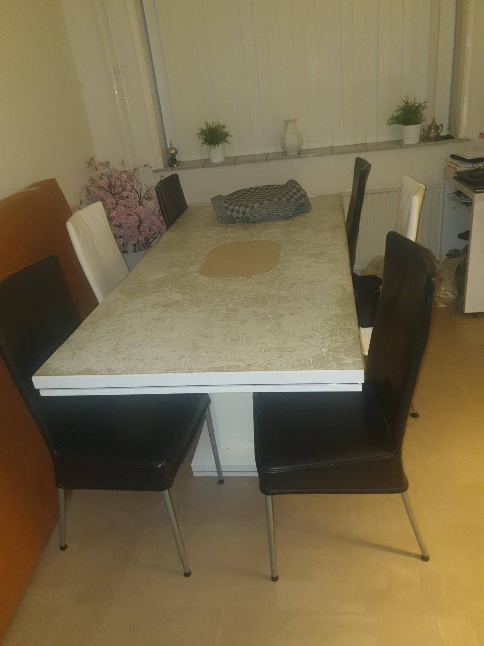 Eettafel, Salontafel, TV  Kast  kleur wit
