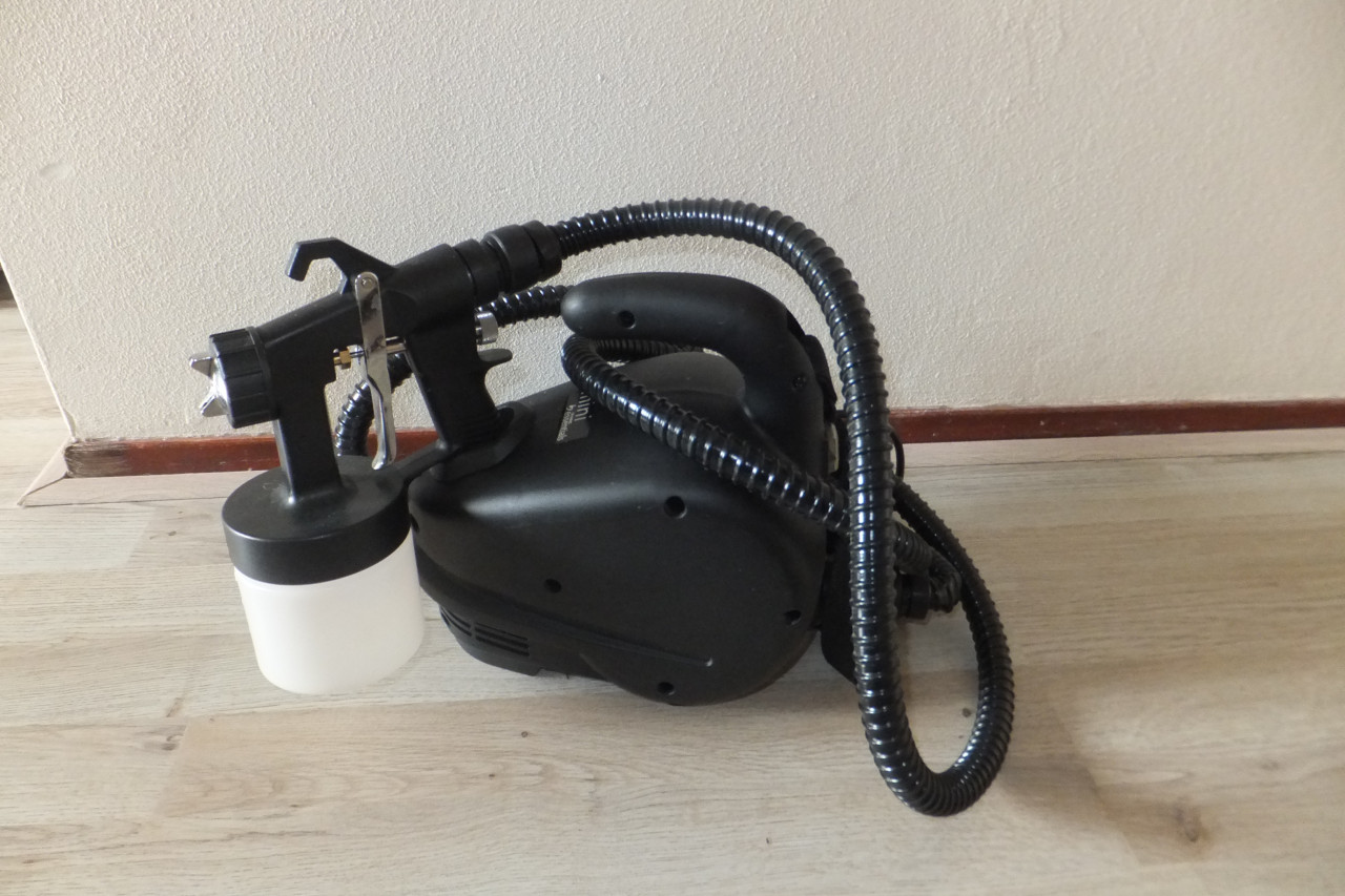 Spray tanning