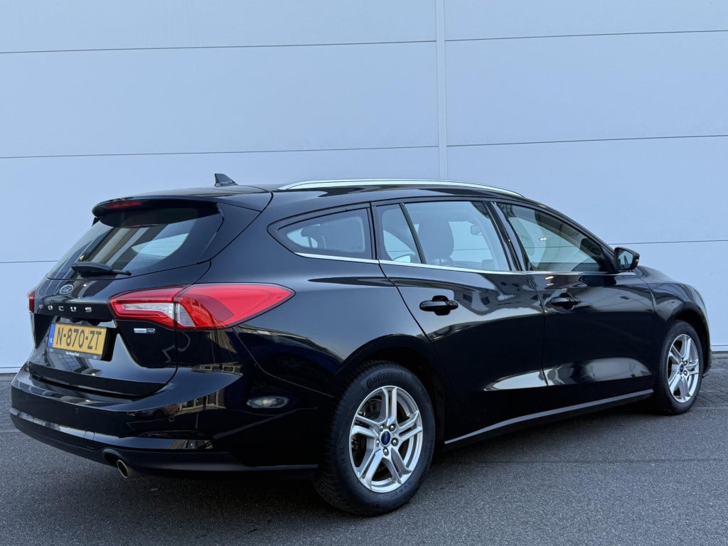 Ford Focus wagon 1.0 ecoboost hybrid trend edition business lmv | parkeerse