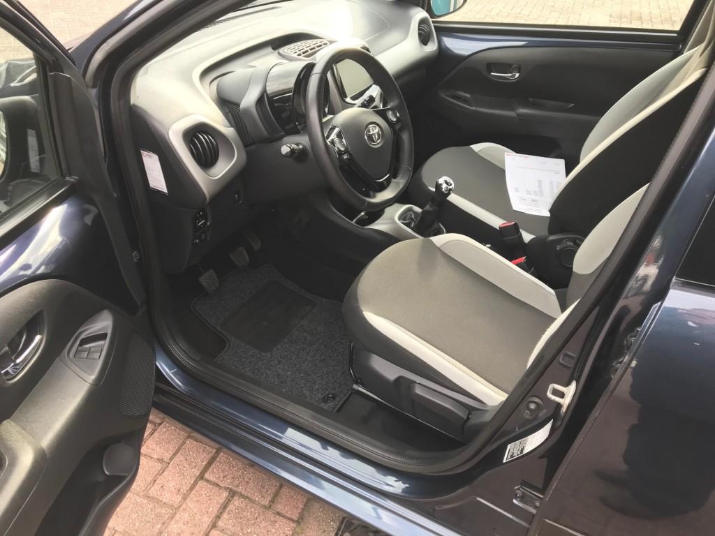 Toyota Aygo 1,0 12v x-play