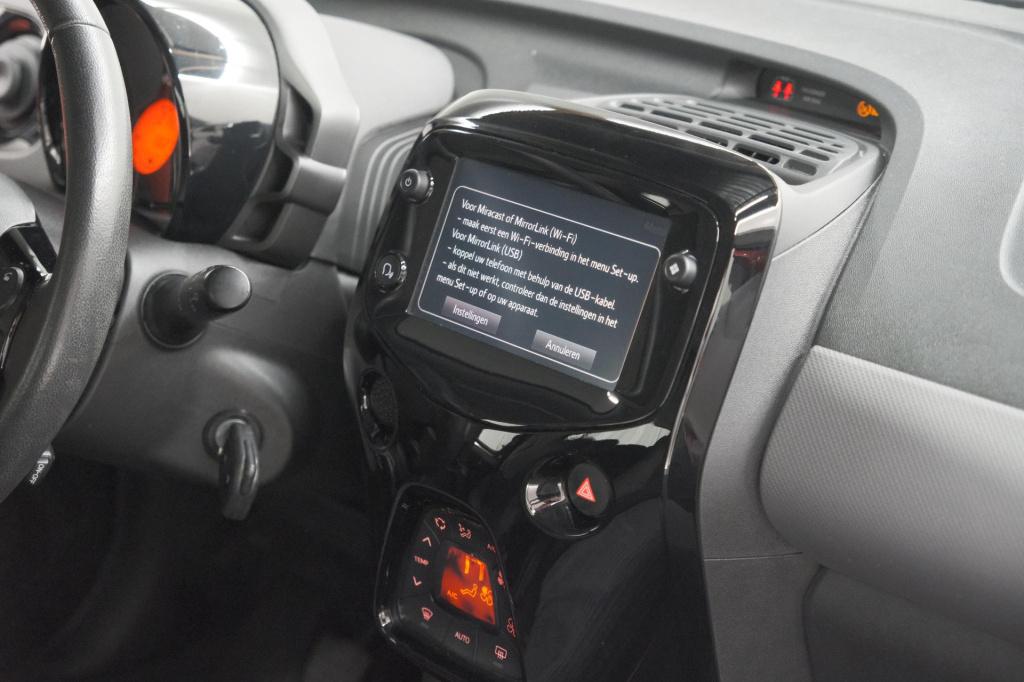 Peugeot 108 1.0 e-vti allure | camera | climate control | dab+ | 15 inch li