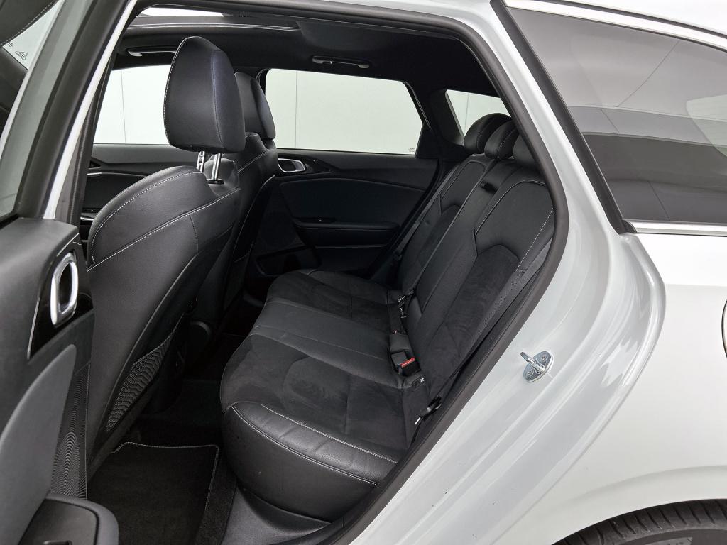Kia Ceed Sportswagon 1.5 t-gdi gt-line | grote laadruimte | half-leder | pa