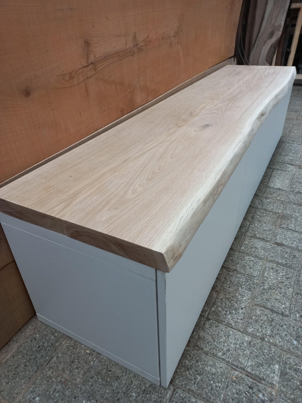 Op maat gemaakt tafels, wandplanken, schuifdeuren en mee