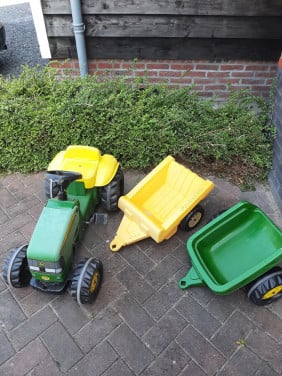 Speelgoed trekker met karren