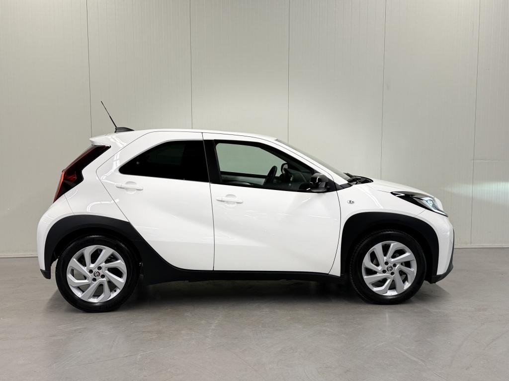Toyota Aygo x 1.0 vvt-i s-cvt first| camera| led| climate| adap.cruise| get