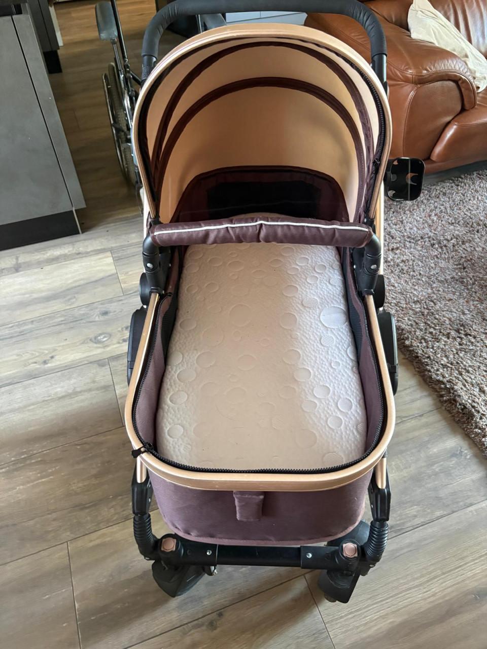 Kinderwagen met Reiswieg (los te koppelen) van Mio Amore