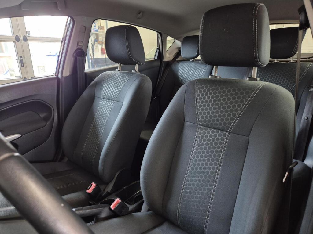 Ford Fiesta 1.25 titanium / keyless / cruisecontrol / nieuwe distriebutieri