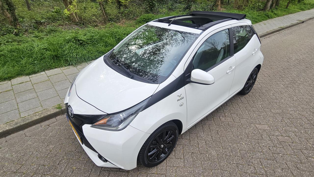 Zuinige 5drs TOYOTA AYGO X-WAVE Cabrio Top / NL AUTO / NAP / 80.865 km !