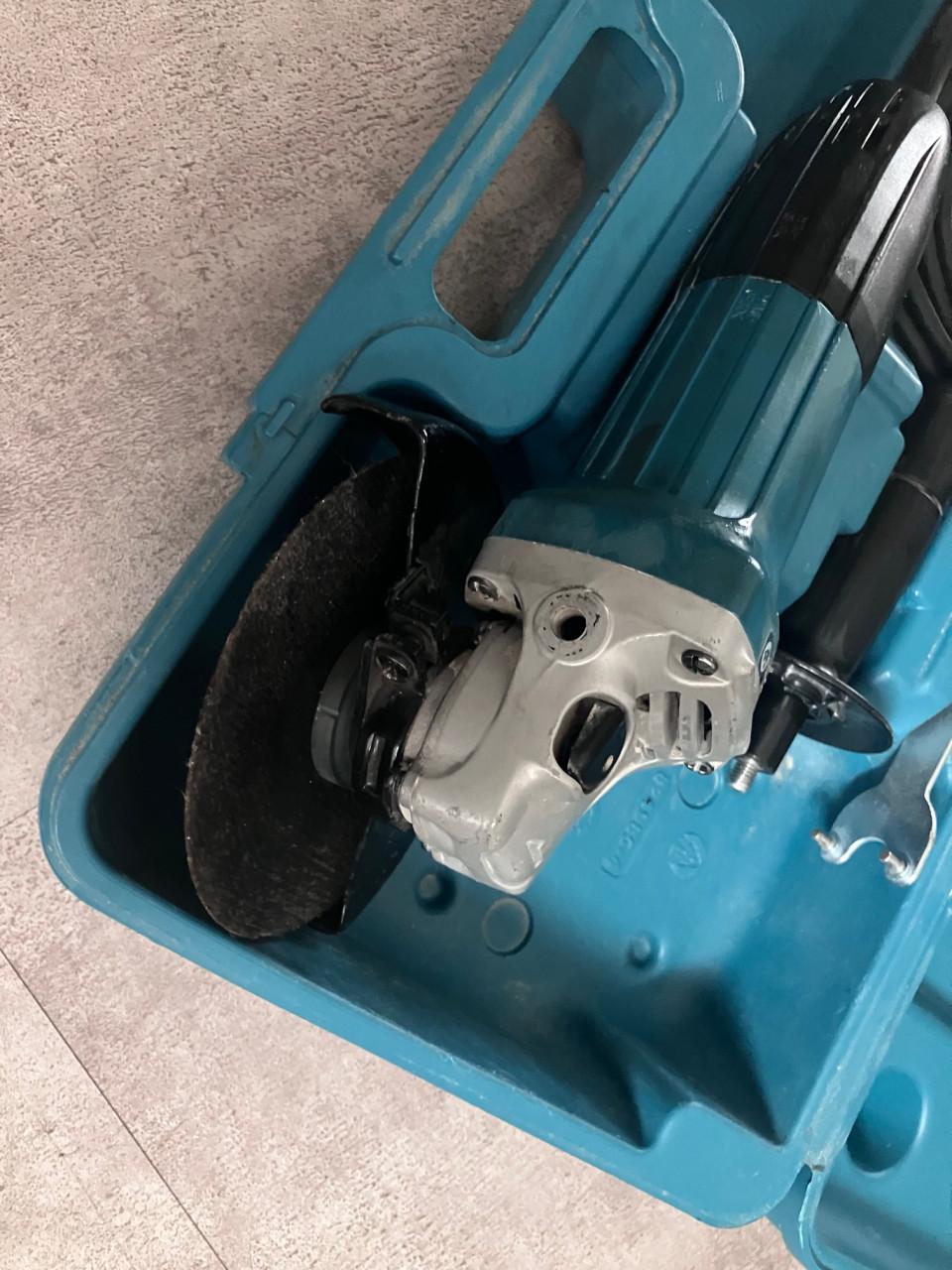 Makita haakse slijper, 230 volt