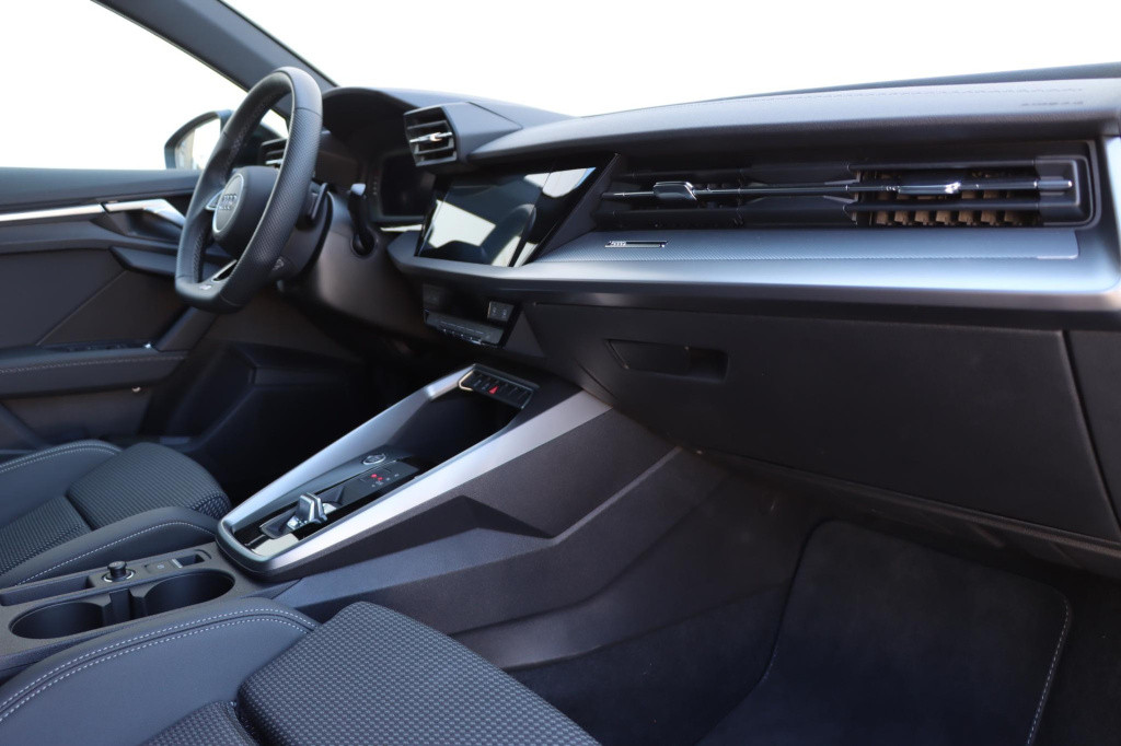 Audi A3 sportback 35 tfsi s edition 150pk s-tronic