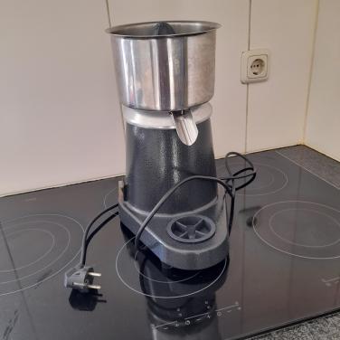 Professionele Fruit juicer / citrus pers( in goede nette staat)