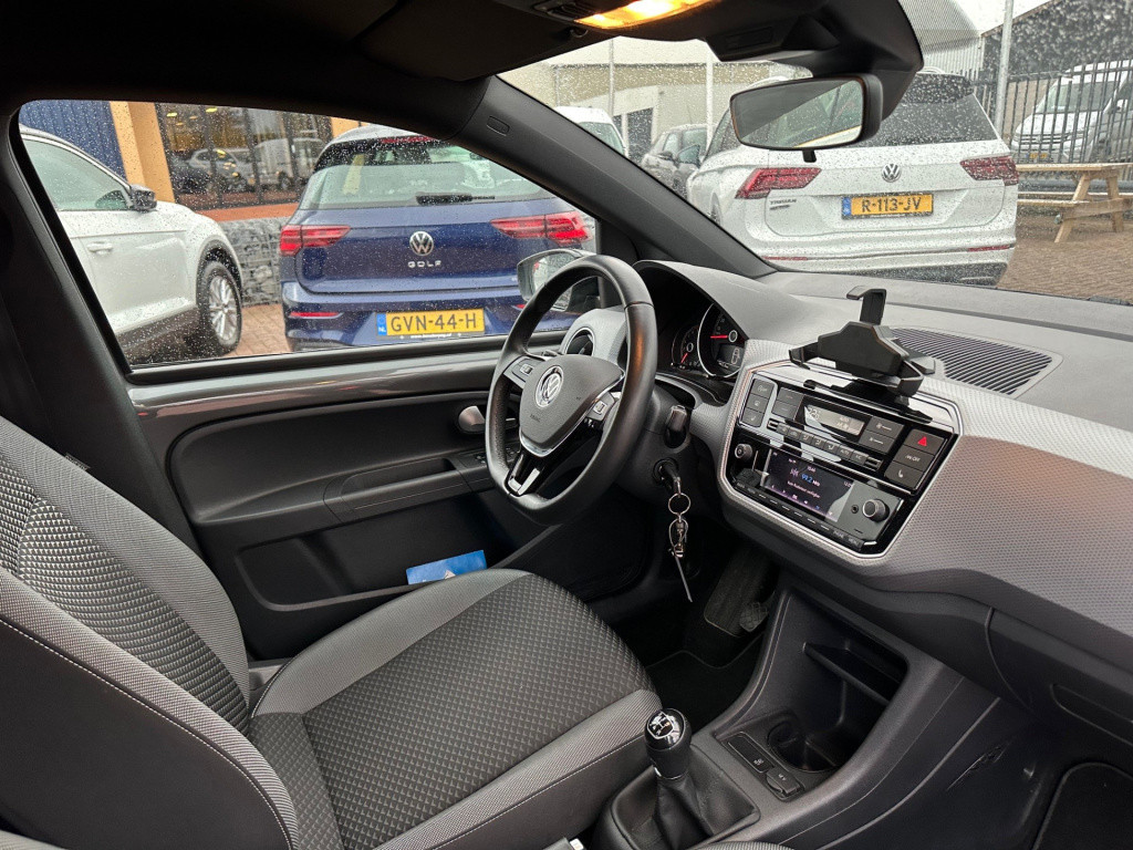 Volkswagen UP! 1.0 65pk 5 drs. active | cruise | clima | camera | vol!