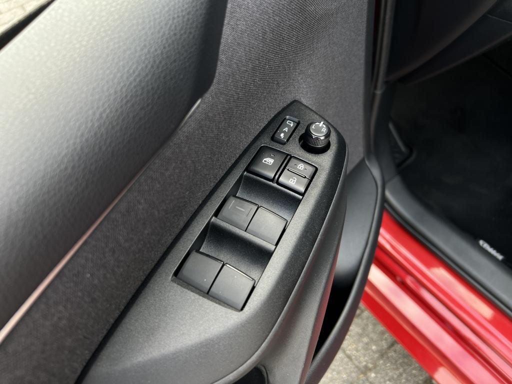Toyota Yaris 1.5 hyb. executive