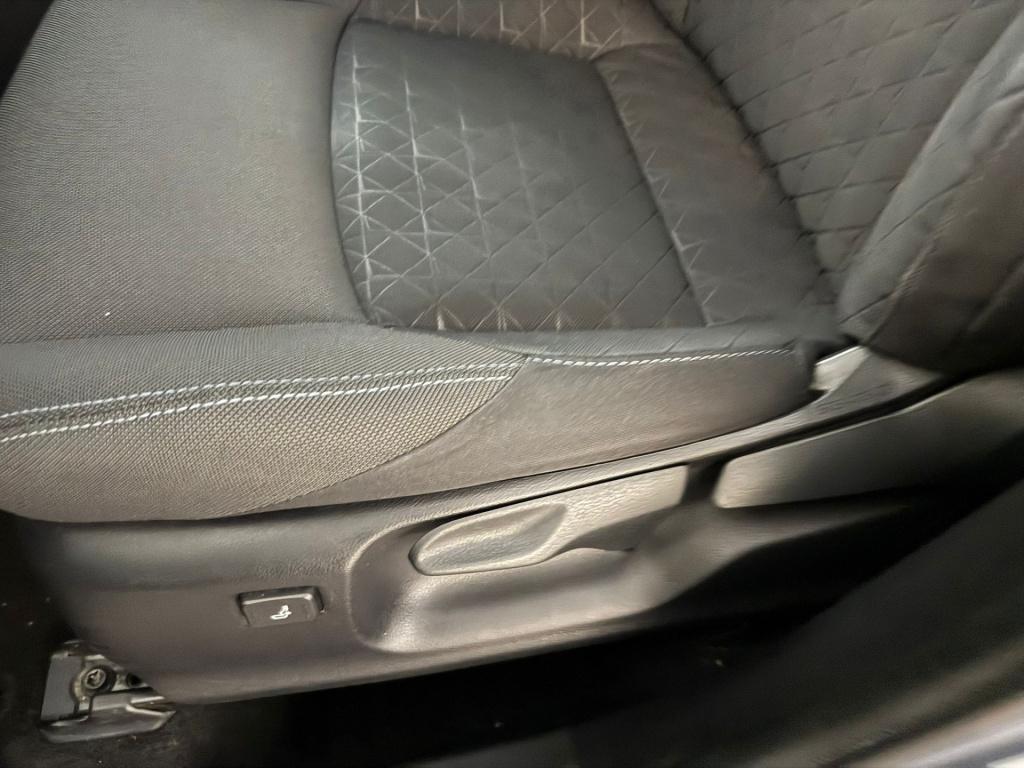 Toyota C-hr 1.8 hybrid business plus