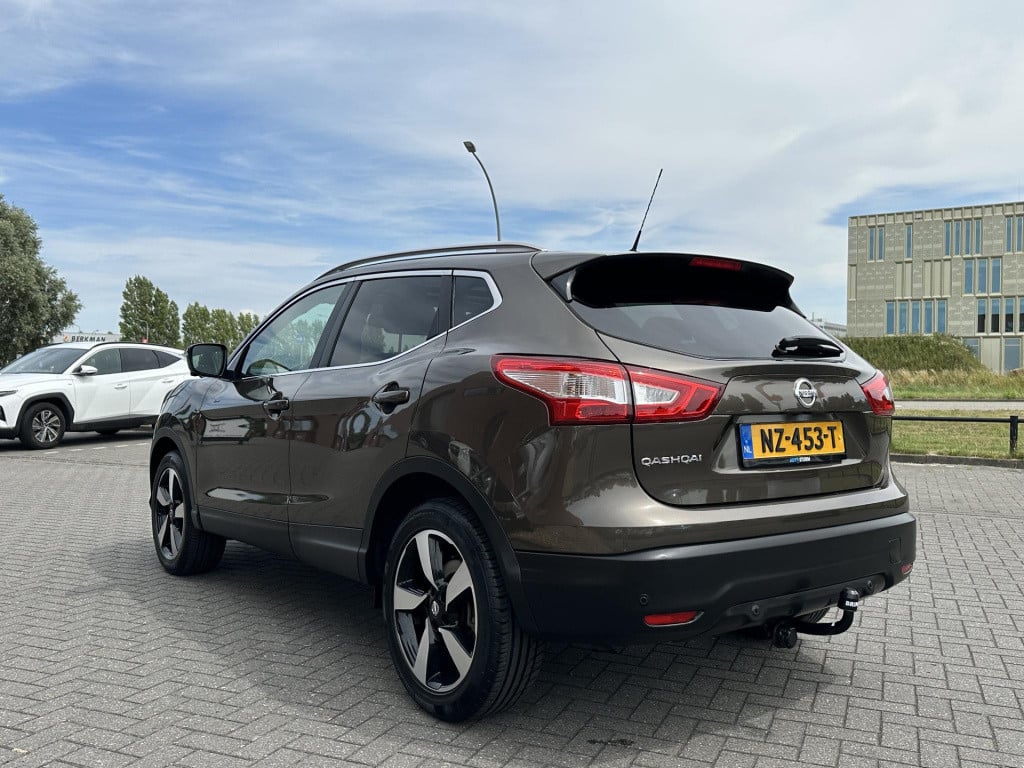 Nissan Qashqai 1.2 n-connecta | navigatie | 360° camera | trekhaak | keyles
