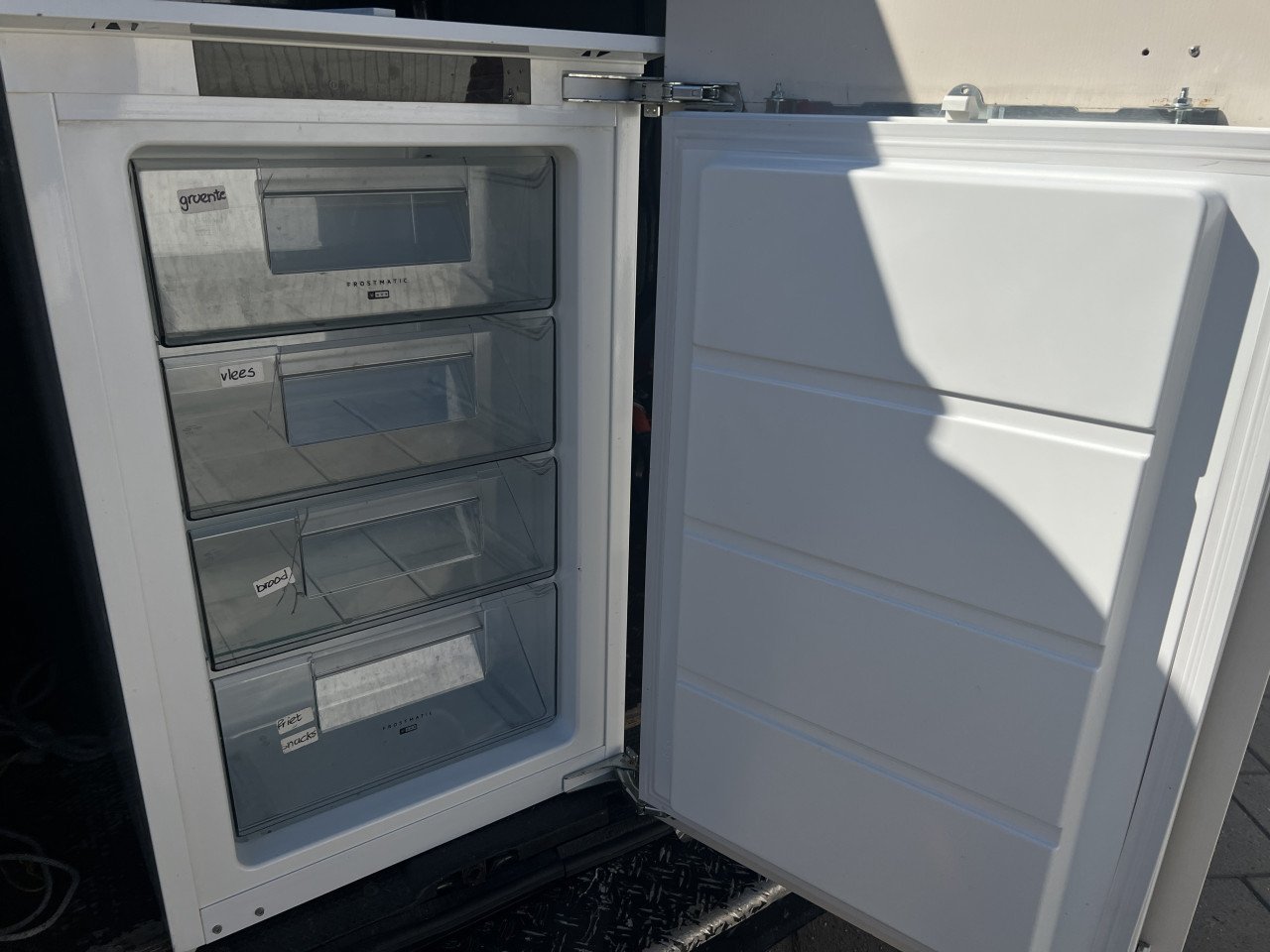 AEG ABE88821LF Inbouw of vrijstaand vrieskast 87x55 cm. Inhoud Vriezer 98 L