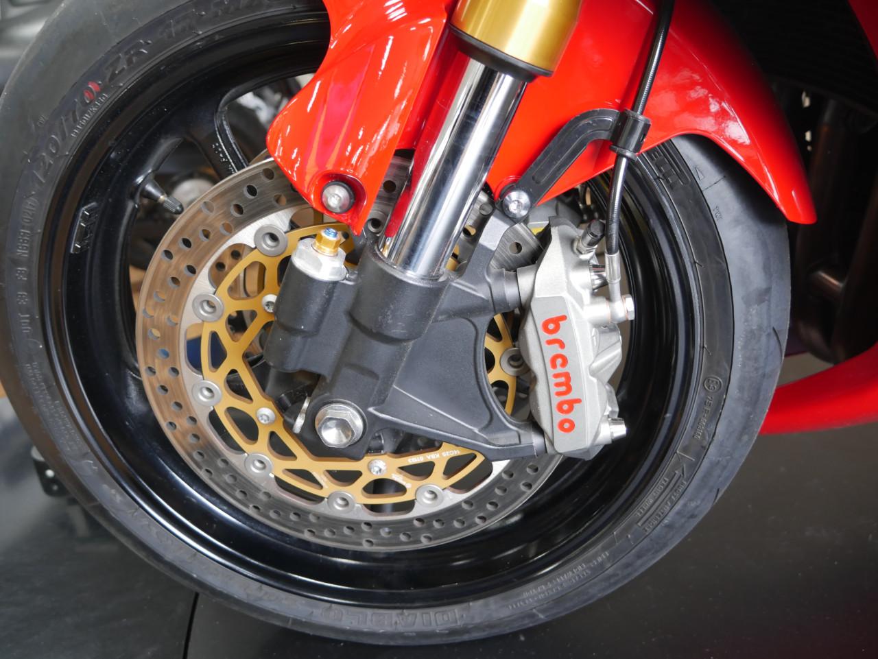YAMAHA YZF R6
