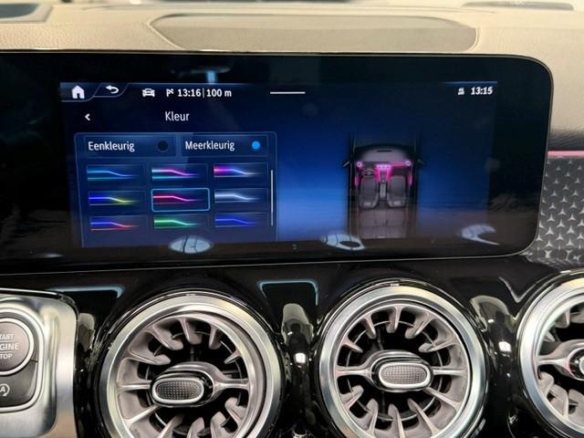 Mercedes-Benz Glb 200 amg line premium plus l panoramadak l mbux l multibea