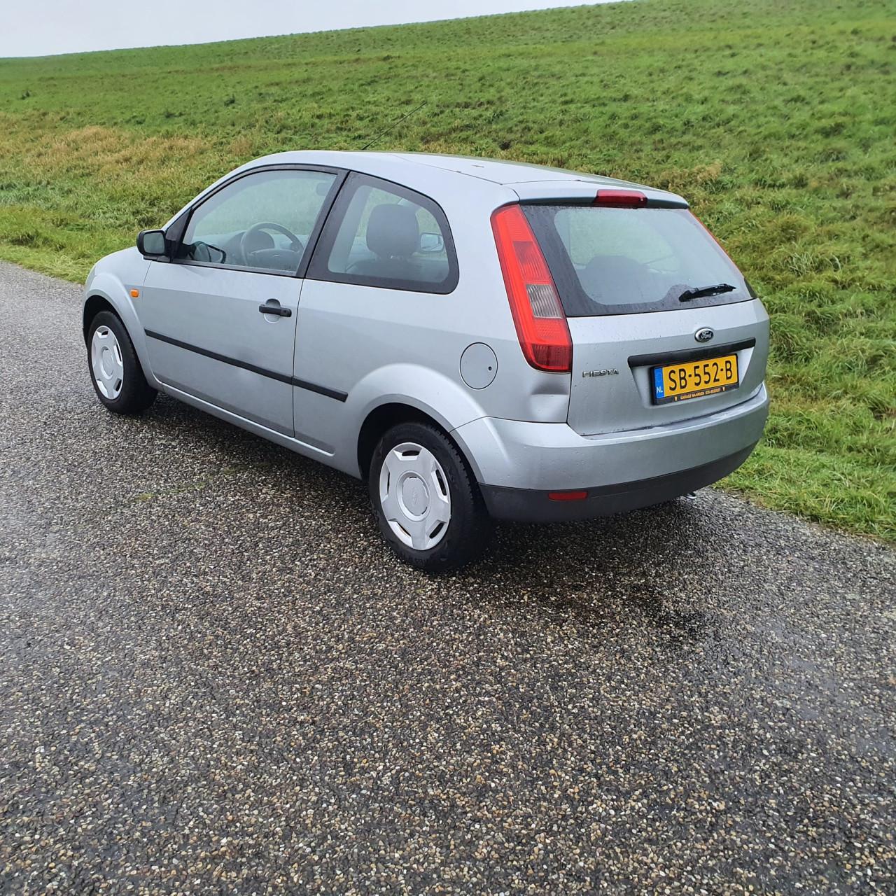 Ford Fiësta 1.4-16V Ambiënte