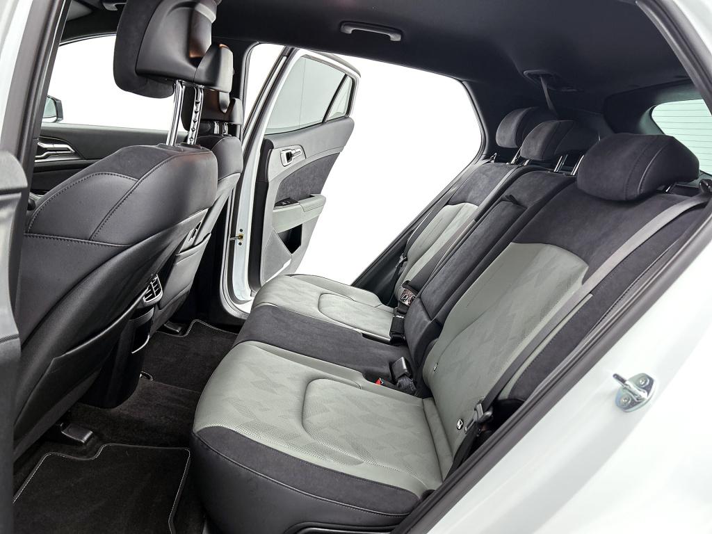 Kia Sportage 1.6 t-gdi plug-in hybrid awd dark edition stoel- stuur verwarm