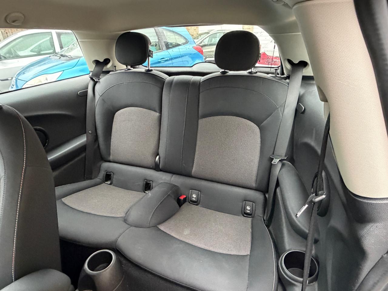 Mini Cooper One 1.2 2016 Airco Navigatie PDC