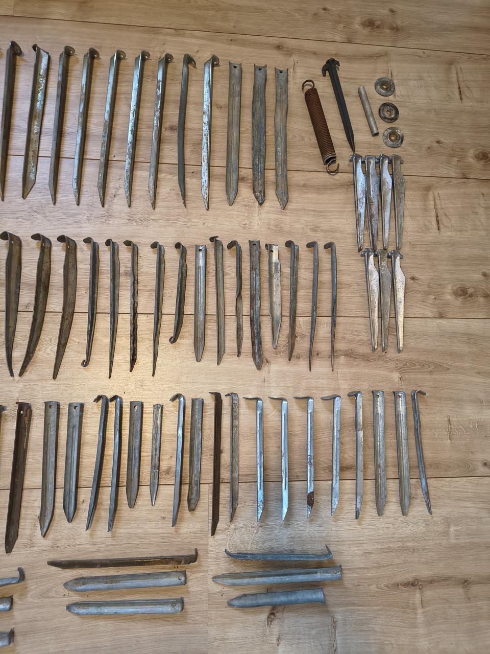 Enorme set RVS tentharingen, haringen, stormharingen voortent luifel tent.