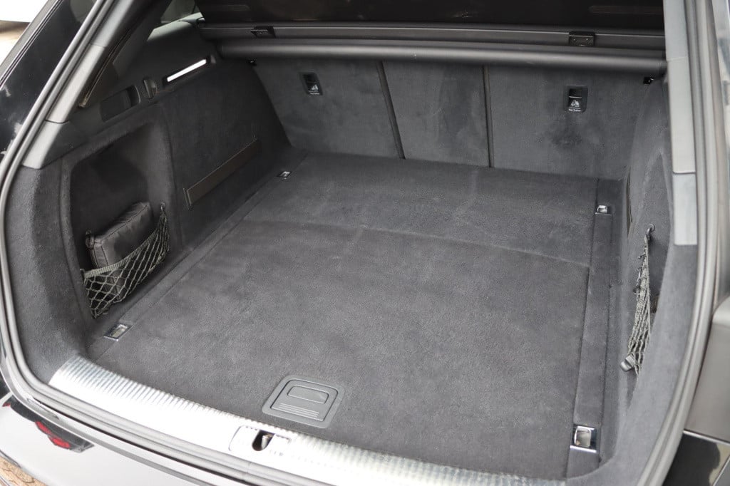 Audi A4 avant 35 tfsi s line black edition 150pk s-tronic