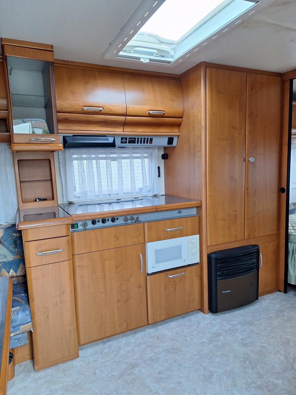 Caravan hobby excellent 560