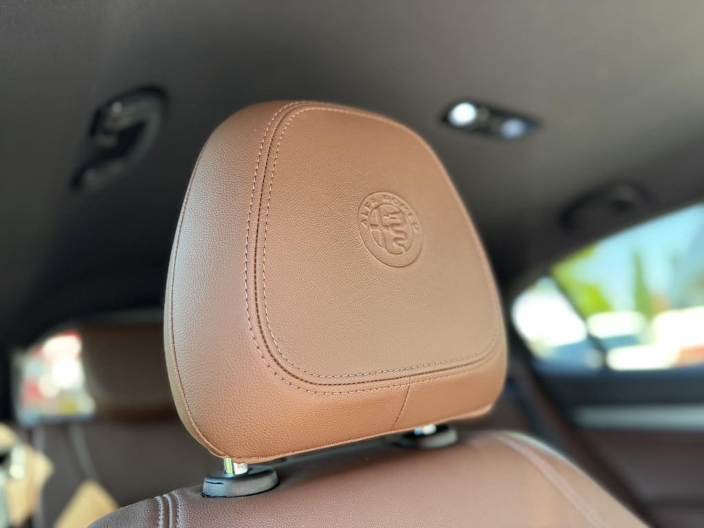 Alfa Romeo Stelvio 2.0 t awd super veloce interieur | trekhaak afneembaar |