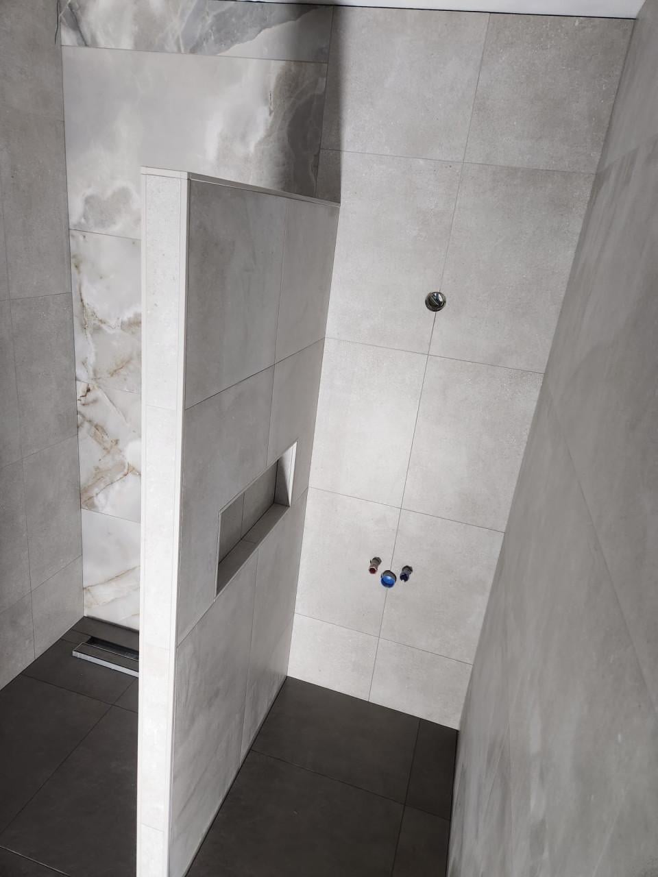 Tegelzetter nodig? Bel/app: 06 21937244 of Mail: jvbtegelzetter@gmail.com