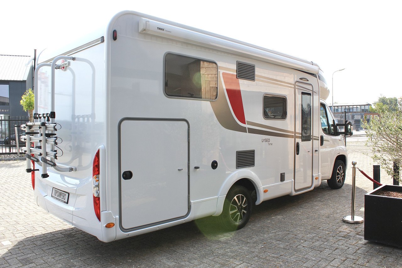 Bürstner Lyseo Time (Lengtebedden + hefbed, eerste eigenaar, nieuwstaat!!!)